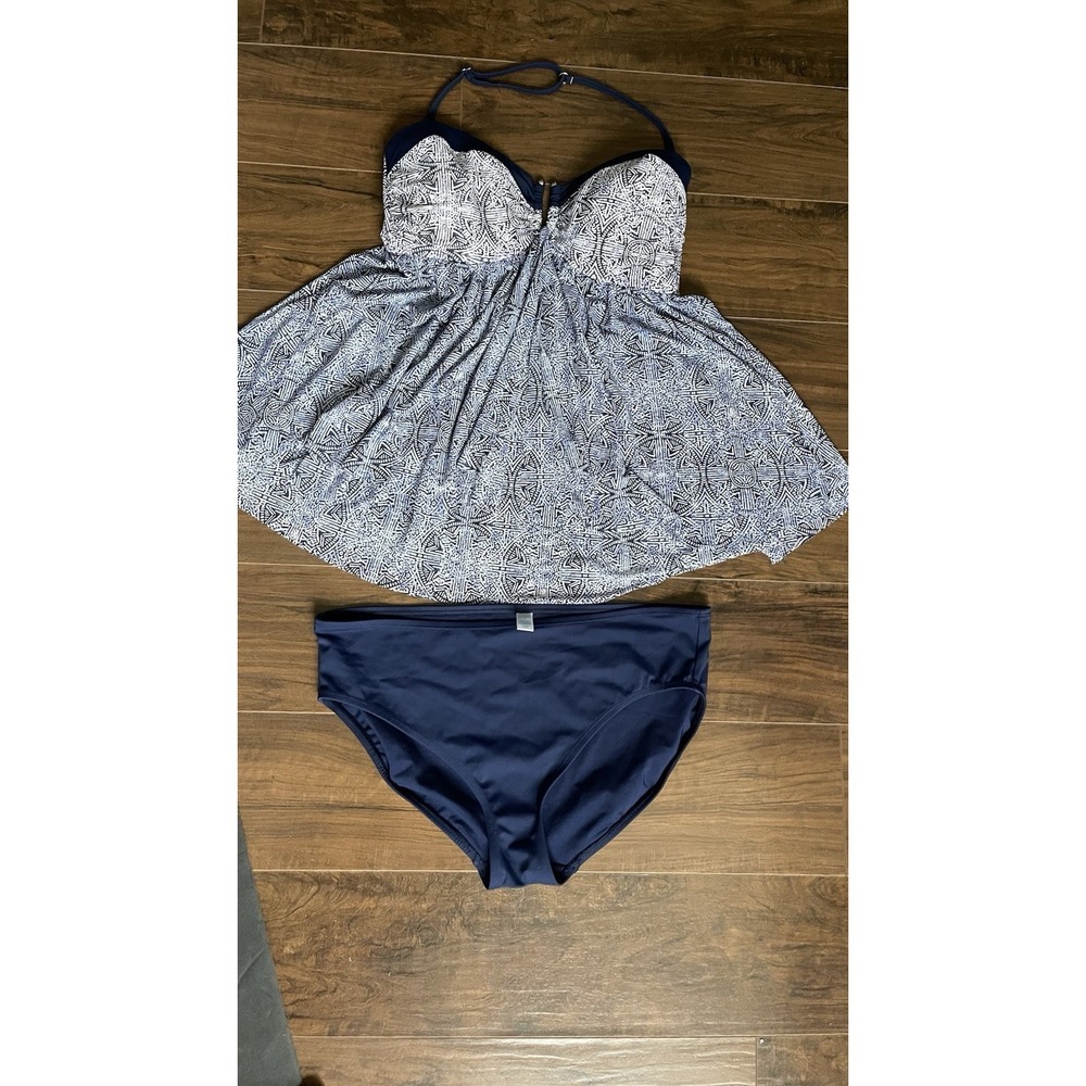 tropical escape swimwear Geometric Blue White/Blue Shorts,size 14,open Flare Top